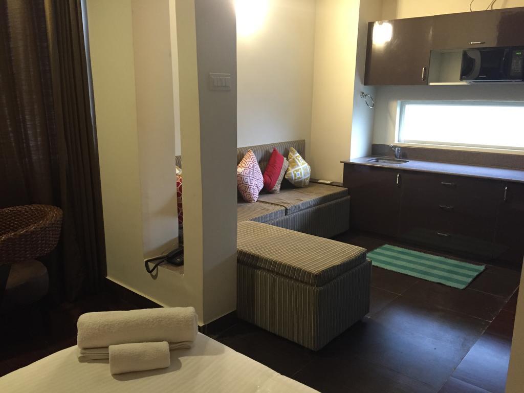 Luxtay Suites 벵갈루루 객실 사진